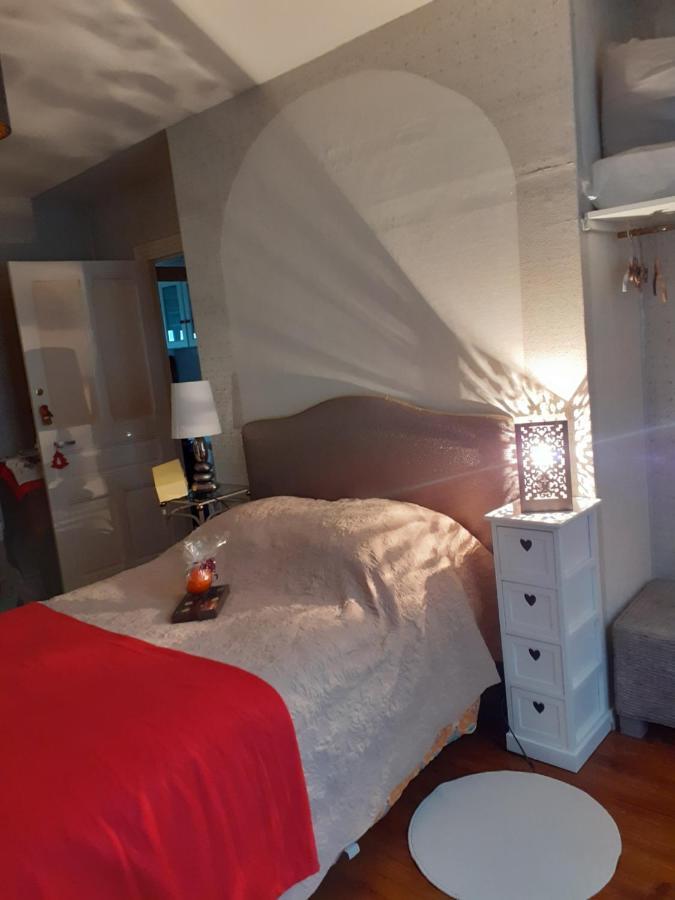 Saint-Germain-Laval  7042Douce Nuit酒店 外观 照片